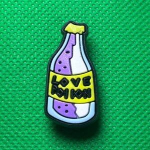 🌼 (5/$10 or 10/$15) NEW “VSCO Life” Croc Charm Collection VSCO Potion